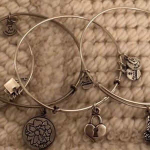 Reserved: Heart Alex & Ani